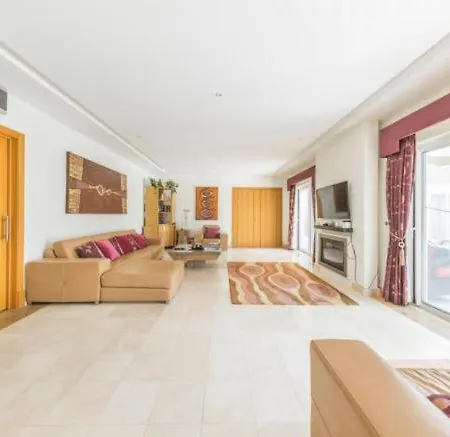 Vale Do Garrao Sleeps 10 Pool Air Con Wifi Villa