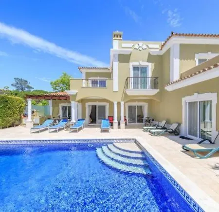 Vale Do Garrao Sleeps 10 Pool Air Con Wifi